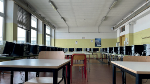aula di informatica dell' istituto aldini valeriani